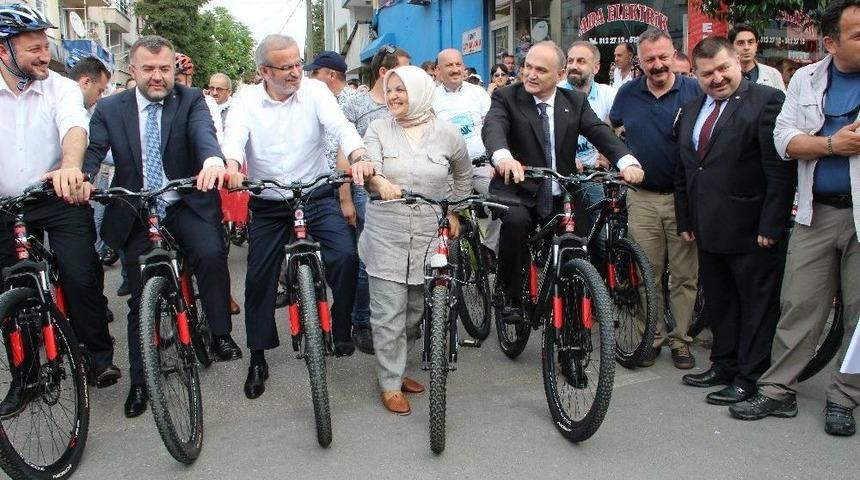 Bakan &Ouml;zl&uuml;: &ldquo;zafere Doğru İlerliyoruz&rdquo;