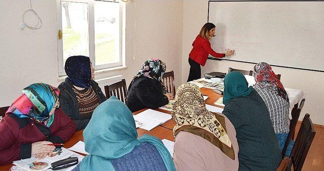 8 Yılda 500 Kişi Okuma Yazma Öğrendi