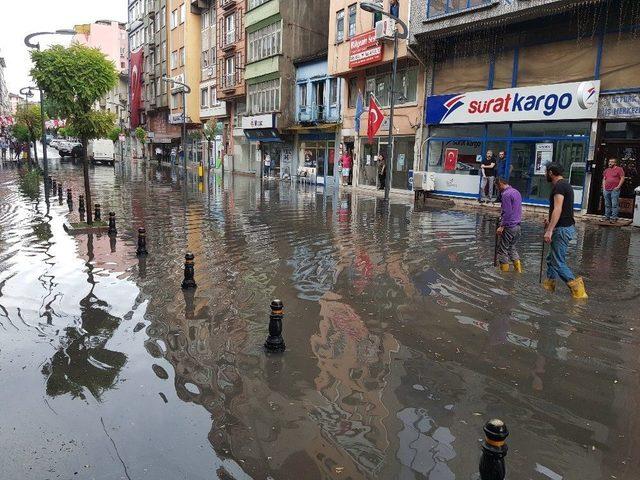 Aniden Bastıran Yağmur, Hayatı Olumsuz Etkiledi