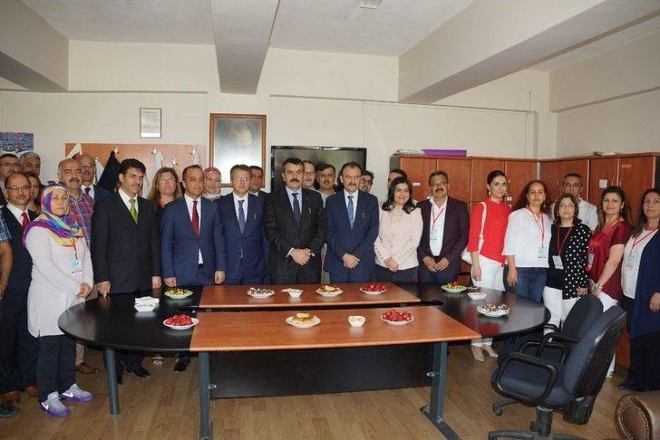 Müsteşar Tekin, Aydın Stem Merkezi’nin Açılışını Yaptı G1