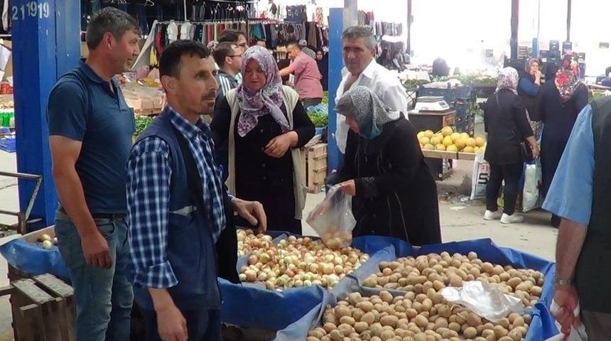 Pazarlarda Patatesin Fiyatı 5 Lirayı Aşınca, G&ouml;zler Sandıklı Patatesine &Ccedil;evrildi