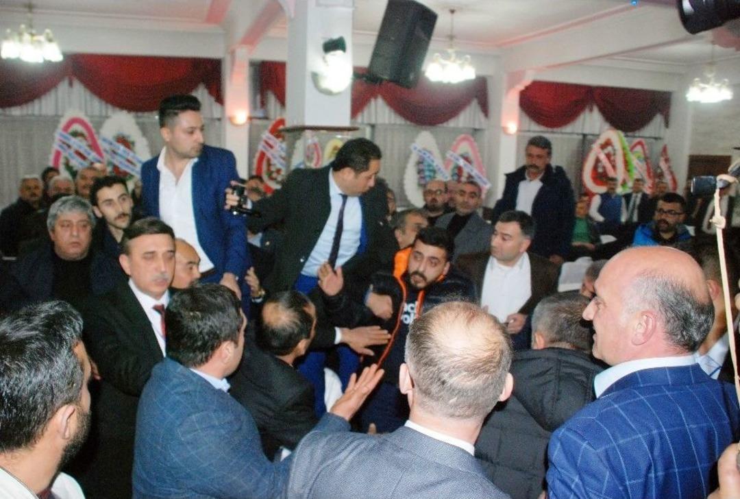 &Uuml;&ccedil; Oy Fark Kavgası