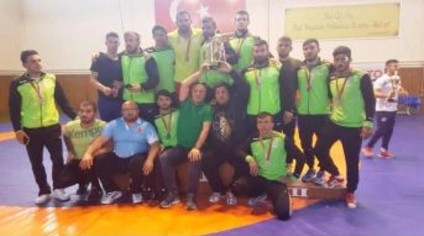 İzmit Belediyespor G&uuml;reş Takımı S&uuml;per Lig&rsquo;de