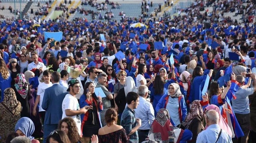 Kırıkkale &Uuml;niversitesi 5 Bin Mezun Verdi