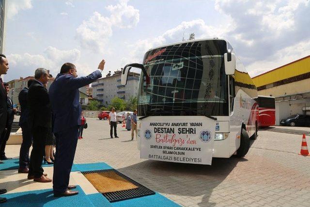 Battalgazi Belediyesi Başarılı Öğrencileri Çanakkale’ye Gönderdi