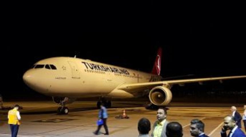 Yurtdışında Toplam 60 &Uuml;lkede Kullanılan Oyları Taşıyan Kargo U&ccedil;ağı T&uuml;rkiye&rsquo;ye Geldi, Ankara Esenboğa Havalimanı&rsquo;na İniş Yaptı.