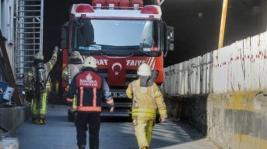 Bah&ccedil;elievler&rsquo;de Ambalaj Fabrikasında Yangın