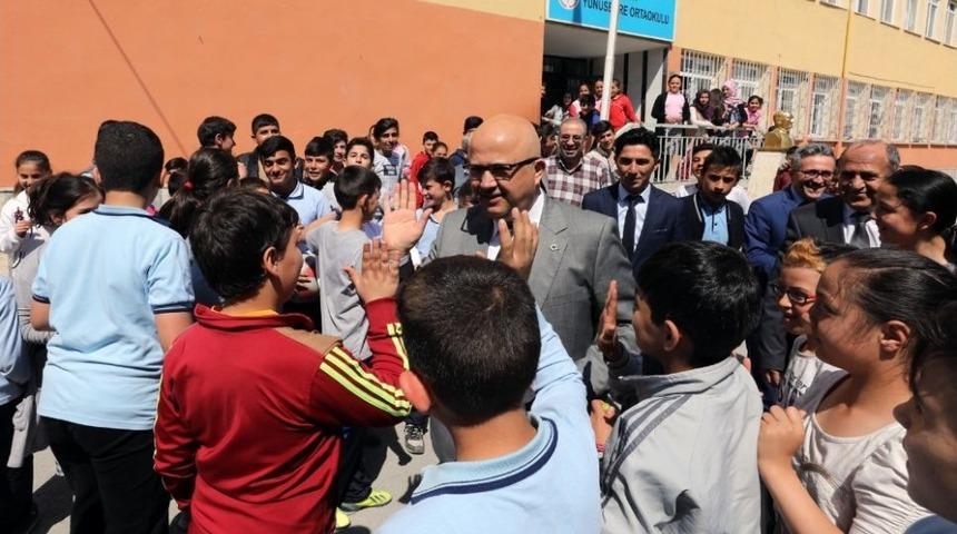 &ldquo;her Okula Bir Bilgisayar Bir Televizyon&rdquo; Kampanyası S&uuml;r&uuml;yor