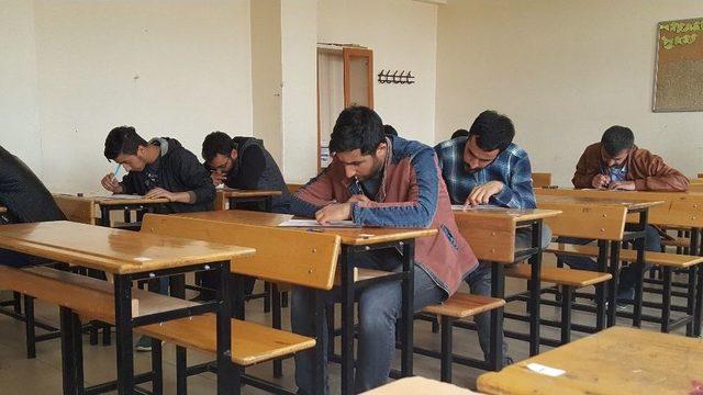 Beş Kişi Kitap Okuyarak Tatil Kazandı 1