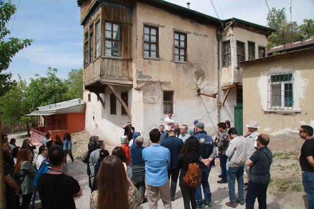 Arkeologlar Harput’u İnceledi