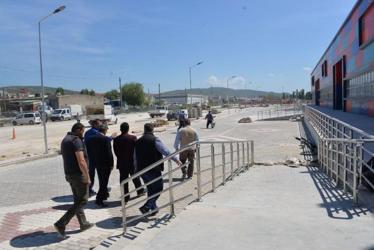 Yeni Kapalı Pazara 550 Ara&ccedil;lık Devasal Otopark