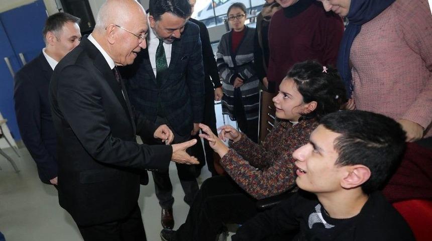 Başkan Yaşar, 2018&rsquo;in İlk Mesaisini Engelli &Ccedil;ocuklarla Yaptı