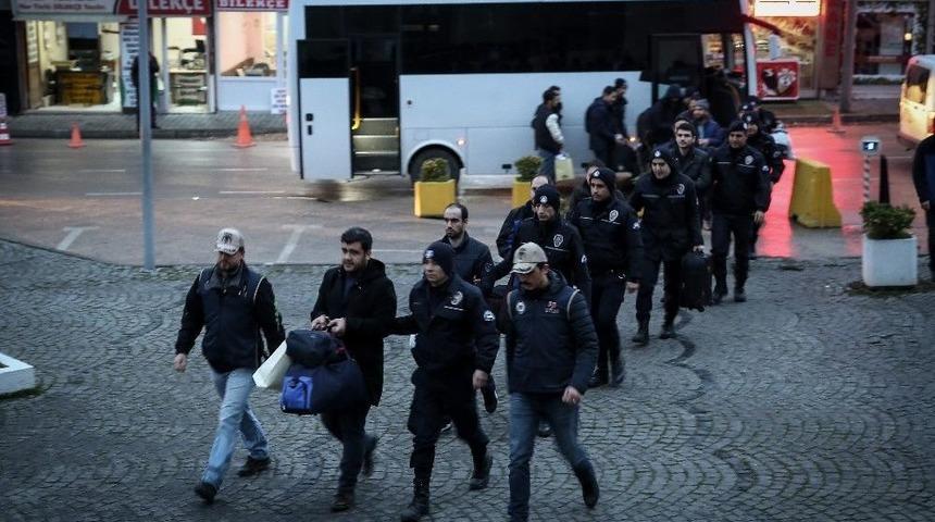 Fet&ouml;&rsquo;c&uuml; 12 Eski Subay Adliyeye Sevk Edildi