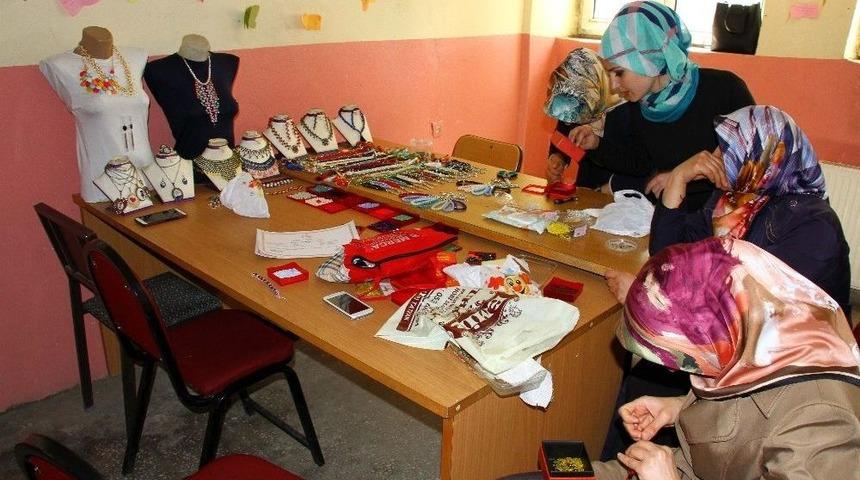 Hizan&rsquo;da Takı Tasarım Kursuna Yoğun İlgi