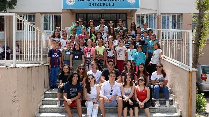 Ko&ccedil; Okulu Nazmi Zehra İyibilir Ortaokulu İle Buluştu