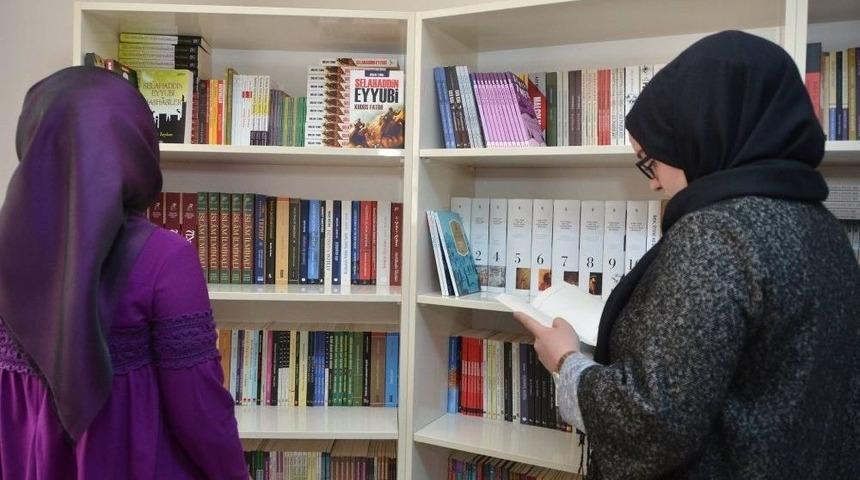 Bilişim &Ccedil;ağında Kitap Unutulmasın