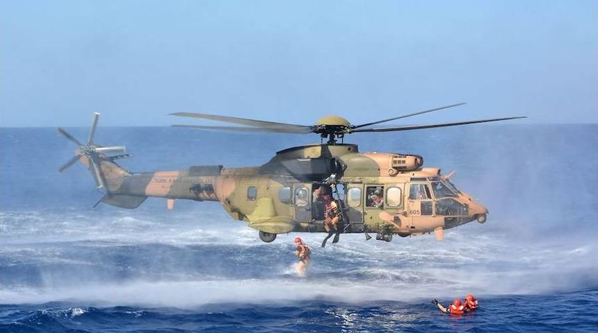 T&uuml;rk Donanması Akdeniz A&ccedil;ıklarında G&ouml;vde G&ouml;sterisi Yaptı