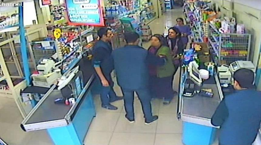 Marketten 4 Bin Liralık Kaşar Ve Sucuk &Ccedil;alan Kadın Yakalandı