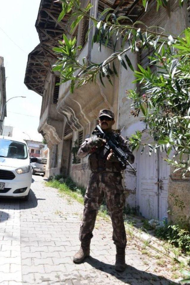 Bin Polis Metruk Binalarda Torbacı Avında