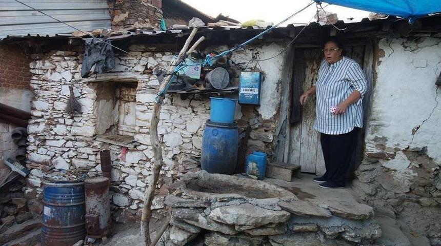 Hayatını Yaşlı Ve Engellilere Adadı, Yaşananlar Karşısında İsyan Etti