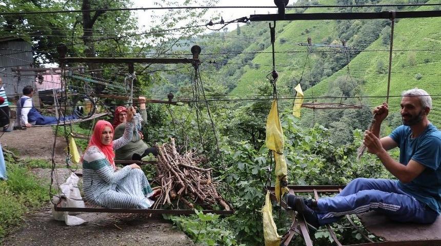 Her G&uuml;n Bu Tehlikeli Yolculuğu Yapmak Zorundalar