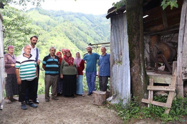 Her Gün Bu Tehlikeli Yolculuğu Yapmak Zorundalar