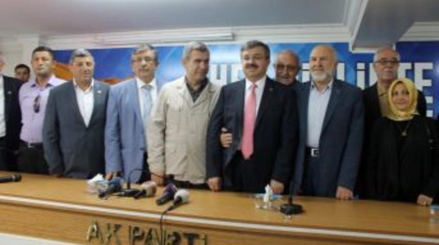 Ak Parti İl Başkanı Yurdunuseven Aday Adaylığı İ&ccedil;in İstifa Etti