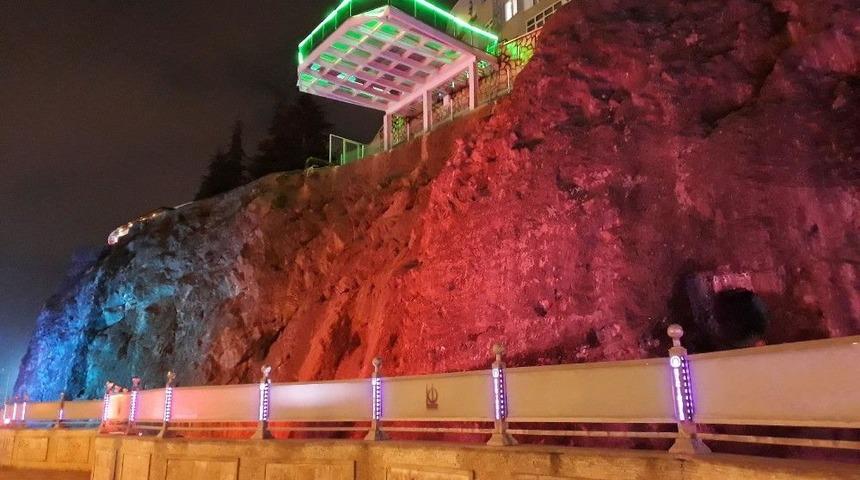 Ke&ccedil;i&ouml;ren&rsquo;e Camdan Seyir Terası