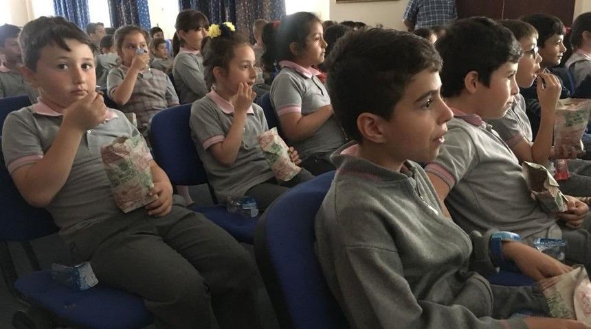 &Ccedil;ocukların Okul Sineması Keyfi Devam Ediyor