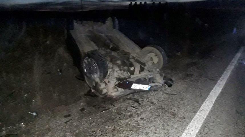 Aksaray&rsquo;da İki Otomobil &Ccedil;arpıştı: 2 &Ouml;l&uuml;, 6 Yaralı