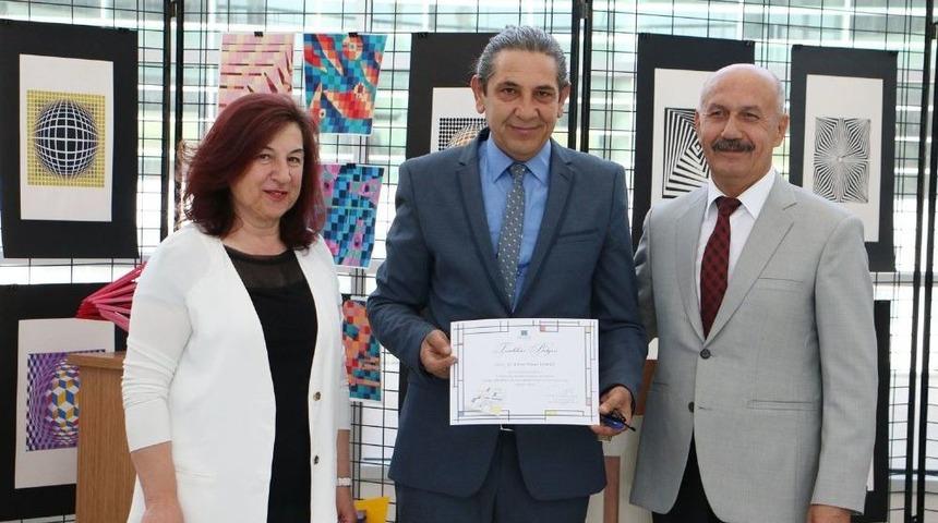 &ldquo;temel Tasarım&rdquo; Kitabı D&uuml;zenlenen İmza G&uuml;n&uuml;nde Tanıtıldı