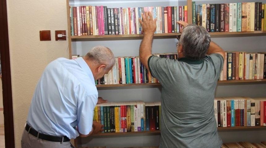 Beyşehir&rsquo;de Bağış Kitaplarından Mini K&uuml;t&uuml;phane