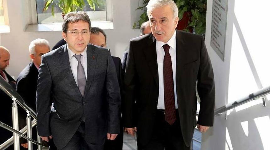 Vali S&uuml;leyman Kam&ccedil;ı, İl Sağlık M&uuml;d&uuml;r&uuml; Benli&rsquo;yi Ziyaret Etti