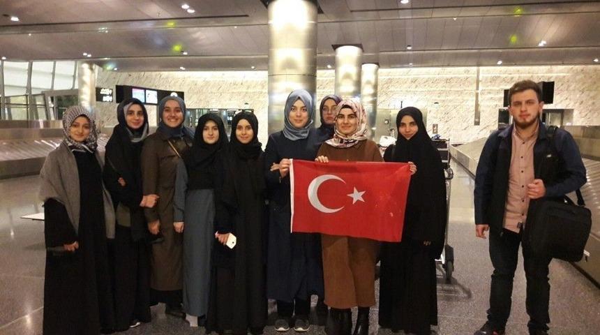 Yurt Dışındaki İlahiyat &Ouml;ğrencileri D&ouml;n&uuml;ş Yaptı