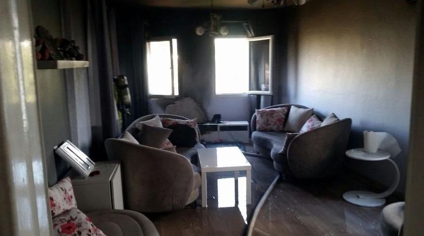 Elektrik Kontağından Yangın &Ccedil;ıktı