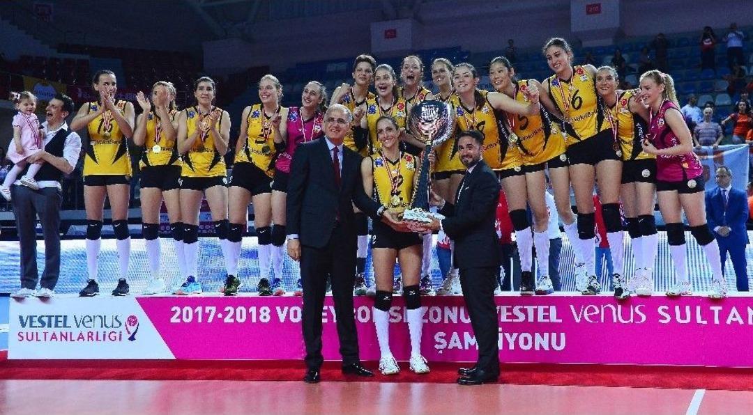 Şampiyon Vakıfbank, Kupasına Kavuştu