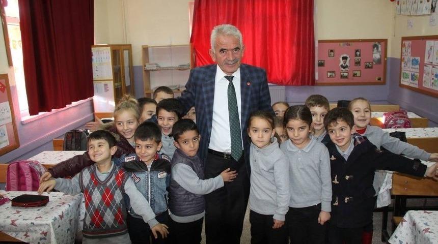 Sarıidris Belediye Başkanı Ramazan Pala&rsquo;dan, Okul Ziyareti