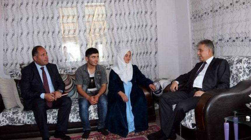 Vali Toprak&rsquo;tan İnce Ailesine Ziyaret