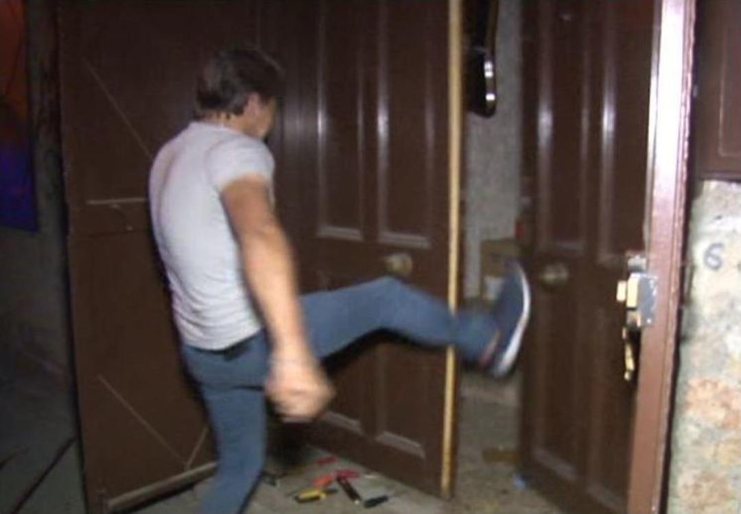 U&ccedil;an Tekme 2 Minik Kedinin Hayatını Kurtardı