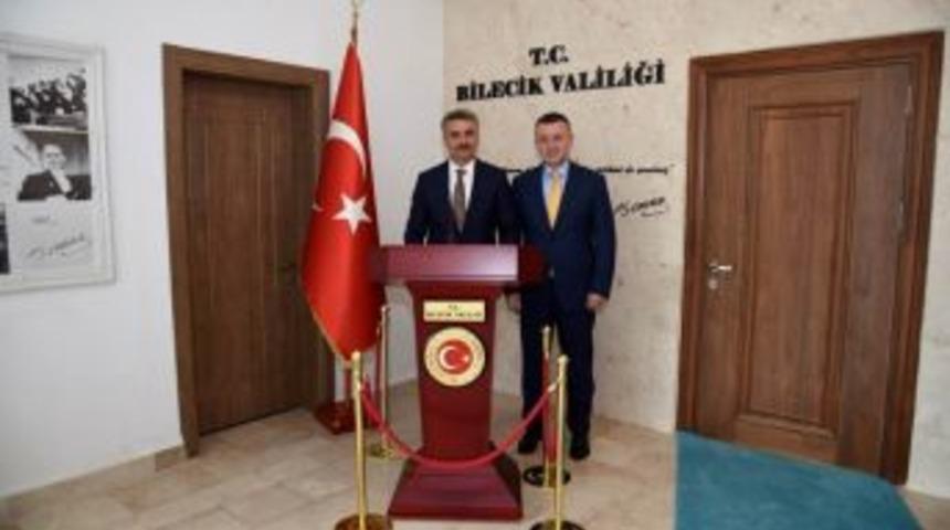 Bolu Valisi Baruş İle Bilecik Valisi Büyükakın Bir Araya Geldi
