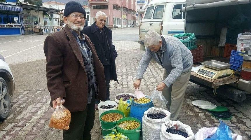 50 Yıldır Zeytin Ve Zeytinyağı &Uuml;retiyor