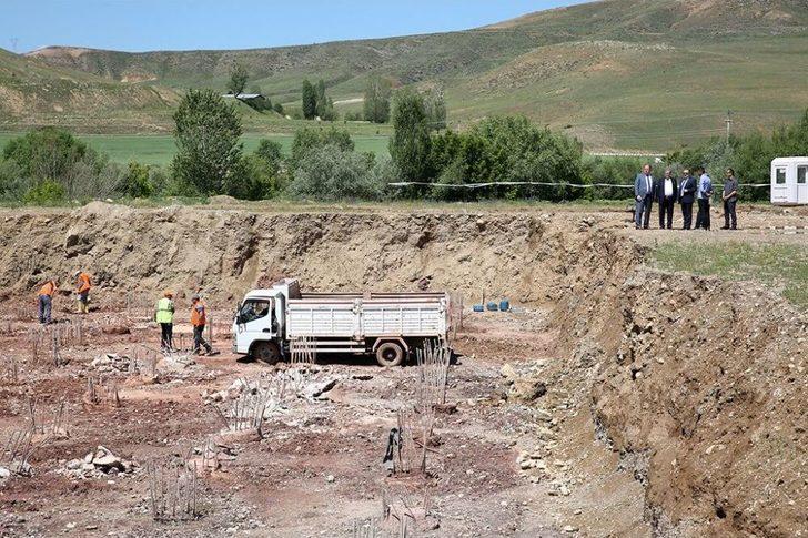 Vali Pehlivan Kültür Han İnşaatında İncelemelerde Bulundu G2