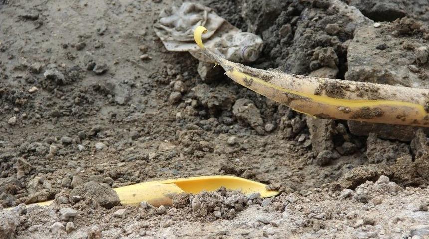 Hatay&rsquo;da Yol &Ccedil;alışmasında Doğalgaz Borusu Patladı
