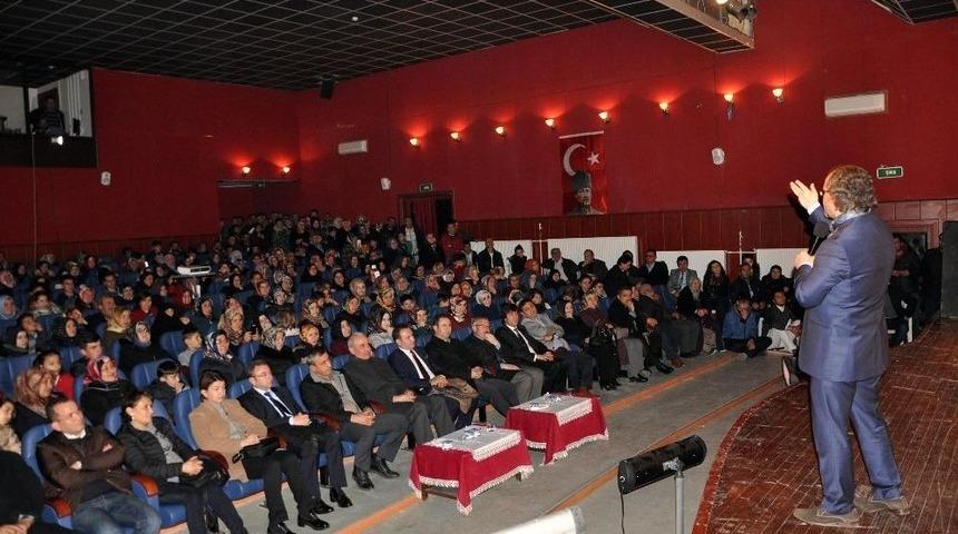 Sorgun&rsquo;da &ldquo;bilin&ccedil;li Aile, İdeal Gen&ccedil;lik&rdquo; Konulu Konferans
