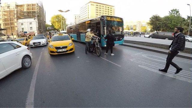 (özel) Taksim’de Motosikletli Ölümden Kıl Payı Böyle Kurtuldu