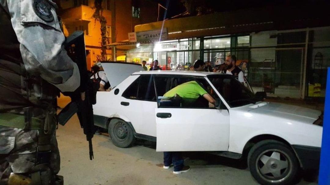 Ayakkabıların İ&ccedil;ini Bile Aradılar