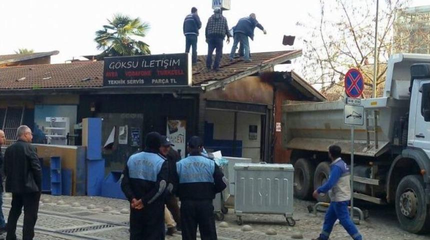 Halkevi&rsquo;nde D&uuml;kkanlar Yıkılıyor