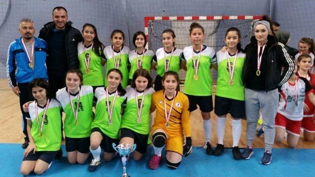 Sahası Olmayan Okul Futsal Şampiyonu Oldu