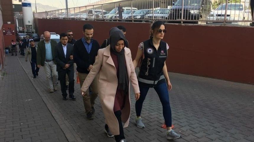 Fet&ouml;/pdy Operasyonunda G&ouml;zaltına Alınan 5 Kişi Adliyeye Sevk Edildi