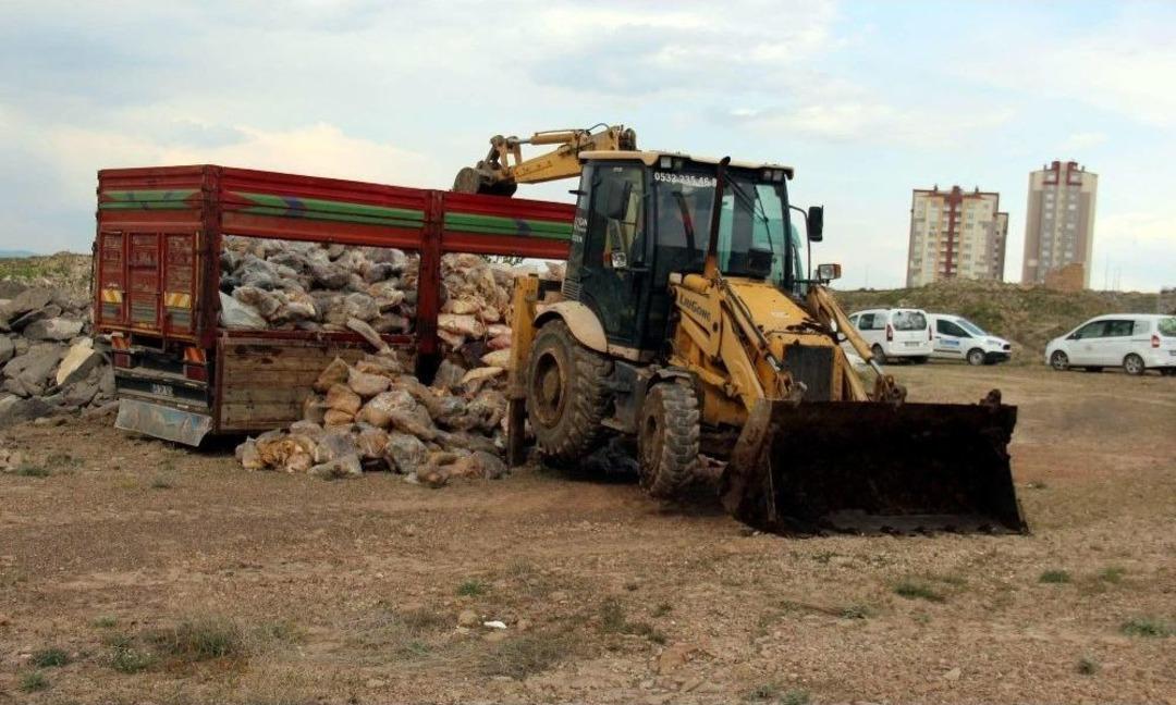 Kayseri&rsquo;de Ele Ge&ccedil;irilen 14 Ton Ka&ccedil;ak Sakatat İmha Edildi